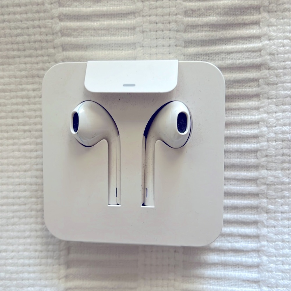 Apple Earbuds Headphones with Adaptor
